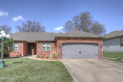 /international/us/222-w-briarbrook-lane-carl-junction-mo-110108664564/
