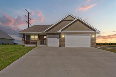 /international/us/10-sunset-court-north-mankato-mn-110110235543/