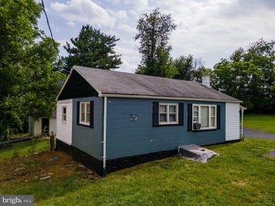 /international/us/494-chapel-road-stanley-va-110109187595/