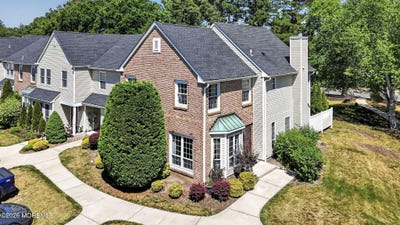 /international/us/133-bedford-place-morganville-nj-110108852758/