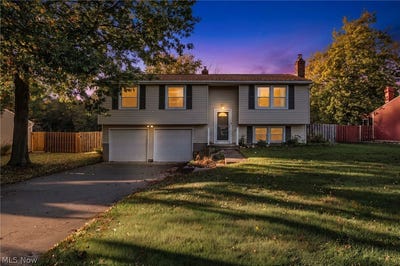 /international/us/22266-lorraine-drive-strongsville-oh-110120575531/