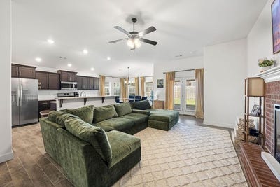 /international/us/6007-nw-hoover-st-bentonville-ar-110100584070/