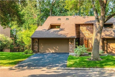 /international/us/11210-36th-place-n-plymouth-mn-110101302628/