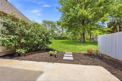 /international/us/2426-w-137th-place-overland-park-ks-110107731049/