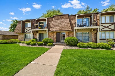 /international/us/12750-carriage-lane-crestwood-il-110108256831/