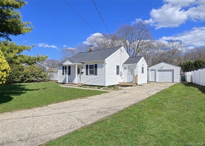 /international/us/393-mcconnell-avenue-bayport-ny-110107211400/