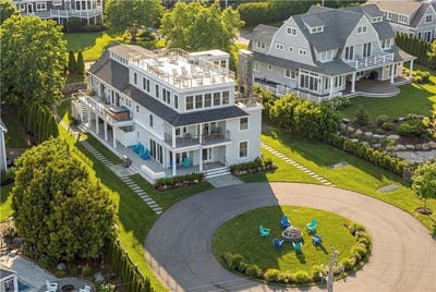/international/us/592-tuckerman-avenue-middletown-ri-110107654465/
