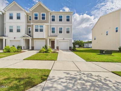 /international/us/2709-chert-lane-raleigh-nc-110106555885/