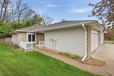 /international/us/103-mckenzie-circle-council-bluffs-ia-110107553495/