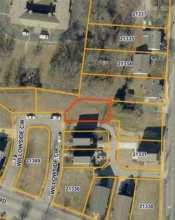 /international/us/15-willowside-circle-greensboro-nc-110101466005/