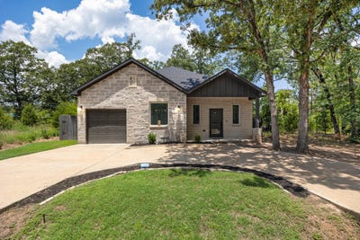 /international/us/225-s-cherokee-shores-drive-mabank-tx-110108544716/