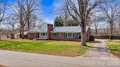 /international/us/1212-3rd-street-drive-se-conover-nc-110106434186/