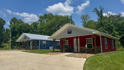 /international/us/138-matthews-rd-oneida-tn-110099927771/