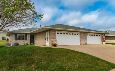 /international/us/1821-clubhouse-drive-ne-stewartville-mn-110108269879/