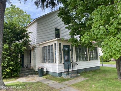 /international/us/3909-ny-67-hoosick-ny-110099895640/