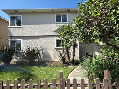 /international/us/125-nieto-avenue-long-beach-ca-110120103597/