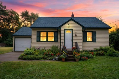 /international/us/121-6th-avenue-ne-cambridge-mn-110119512565/