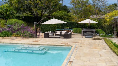 /international/us/1146-n-fairview-avenue-goleta-ca-110108124462/