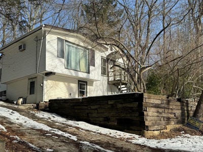 /international/us/8-locust-trail-wurtsboro-ny-110096548184/