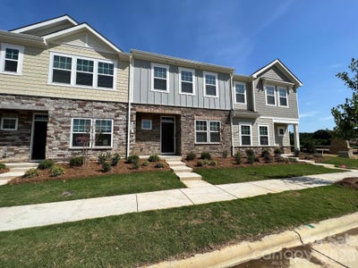 /international/us/208-sagecroft-lane-indian-trail-nc-110108716434/