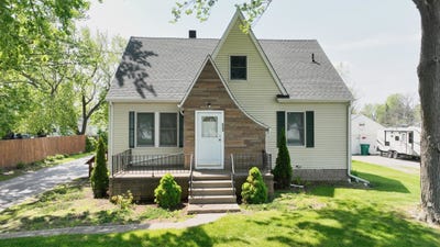 /international/us/2562-midland-road-bay-city-mi-110108151815/