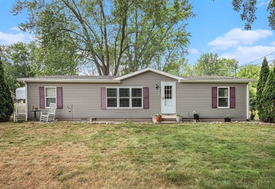 /international/us/5936-johnson-road-coloma-mi-110100978857/