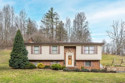 /international/us/182-kade-hollow-rd-bluefield-wv-110106277767/