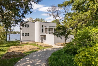 /international/us/1610-waunona-way-madison-wi-110108059582/