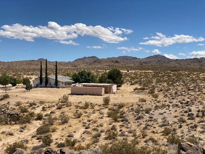 /international/us/5056-lazy-lane-johnson-valley-ca-110108417952/