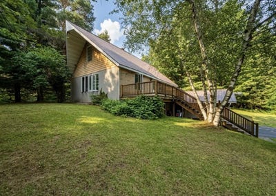 /international/us/151-st-mary-road-malone-ny-110109384218/