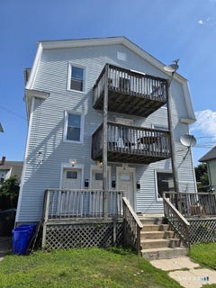 /international/us/35-linden-street-new-london-ct-110109555378/