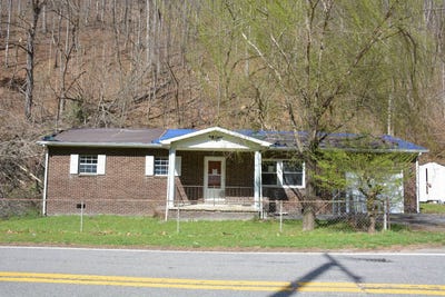 /international/us/1585-r-a-west-hwy-delbarton-wv-110100969859/