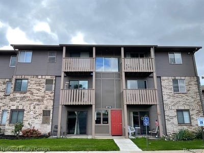 /international/us/8719-meadowbrook-drive-brighton-mi-110108474869/