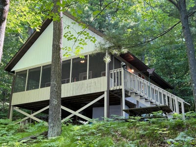 /international/us/n888-leach-lake-road-barronett-wi-110108069082/