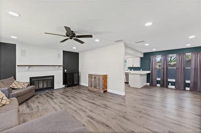 /international/us/123-w-douglas-street-iola-ks-110106922961/