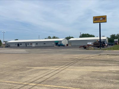 /international/us/1700-w-main-st-robinson-il-110107999471/