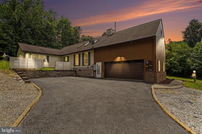 /international/us/70-deer-lane-holtwood-pa-110109587126/