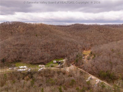 /international/us/681-given-park-road-elkview-wv-110106947124/