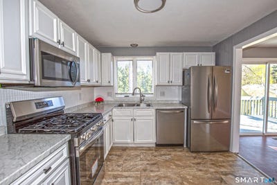/international/us/90-teakwood-road-springfield-ma-110107571126/