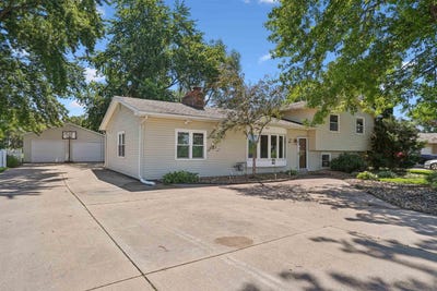 /international/us/5809-foulk-road-waterloo-ia-110108985989/