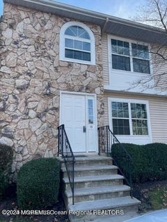 /international/us/19-karen-drive-tinton-falls-nj-110108074391/