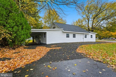 /international/us/667-s-broadway-pennsville-nj-110106786044/