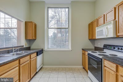 /international/us/917-columbia-avenue-lancaster-pa-110098653306/