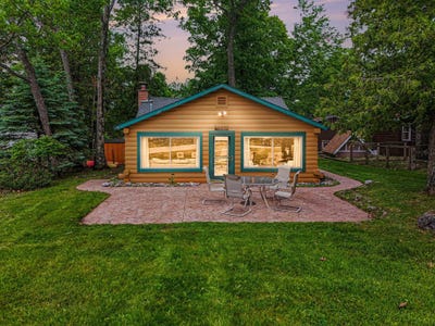 /international/us/6470-margaret-lane-indian-river-mi-110108799355/