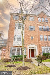 /international/us/2691-sheffield-hill-way-woodbridge-va-110120645087/