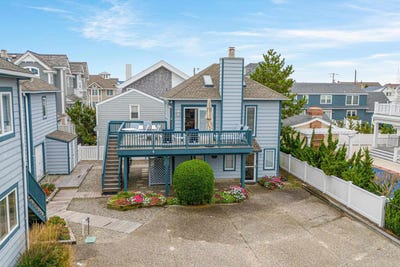 /international/us/13-93rd-stone-harbor-nj-110100635551/