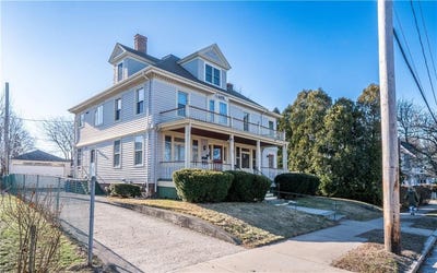 /international/us/409-broadway-newport-ri-110106733667/