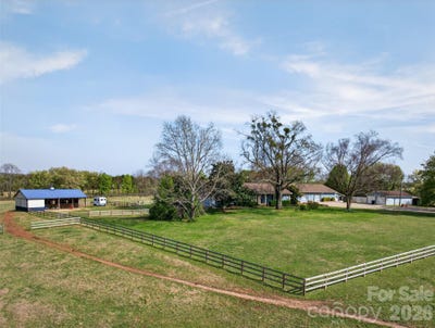 /international/us/341-ridings-road-chesnee-sc-110106367230/
