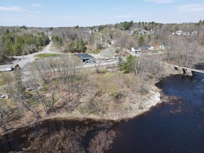/international/us/margin-street-orono-me-110107820245/