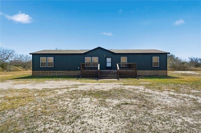 /international/us/124-county-road-632-sinton-tx-110105384669/